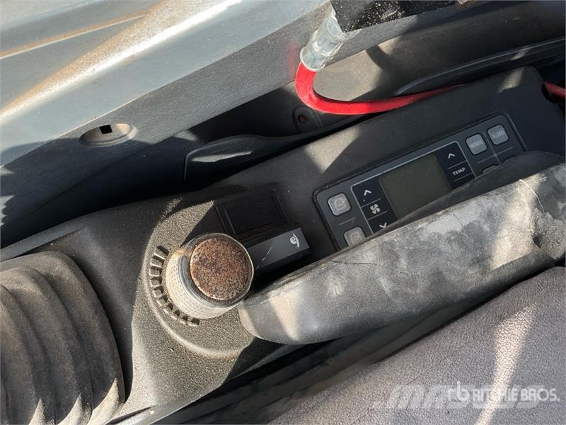 Hyundai R210W-9S Wheel Excavator Bageri na kotačima