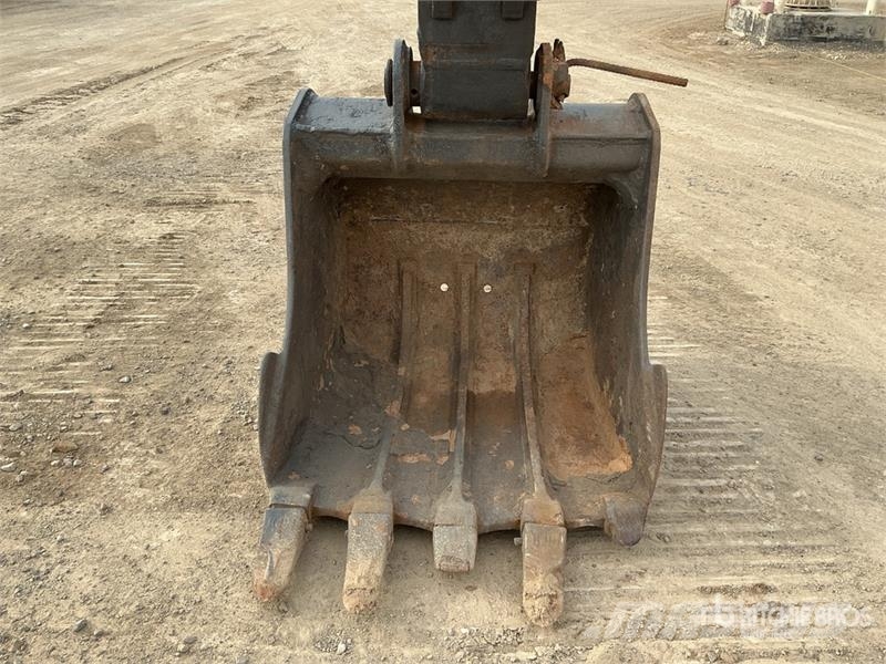 Hyundai R215 Tracked Excavator Гусеничні екскаватори