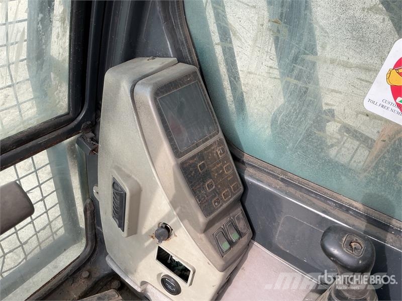 Hyundai R215 Tracked Excavator Гусеничні екскаватори
