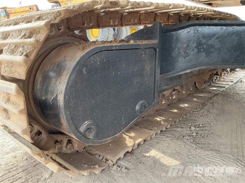 Hyundai R215 Tracked Excavator Гусеничні екскаватори
