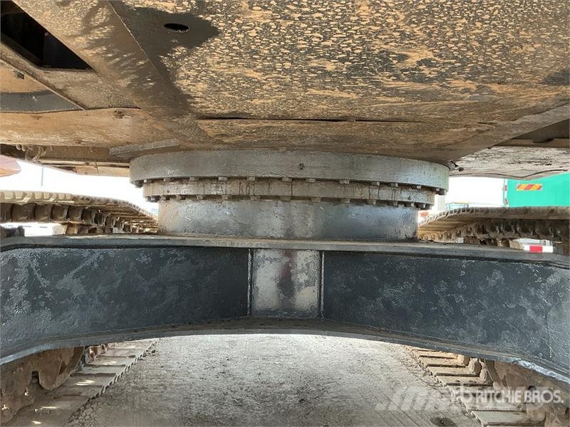 Hyundai R215 Tracked Excavator Гусеничні екскаватори