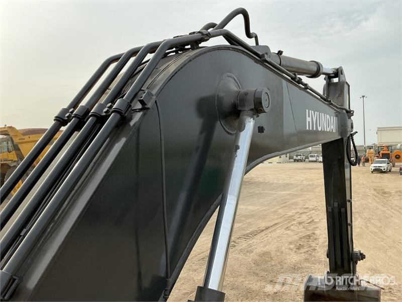 Hyundai R215 Tracked Excavator Гусеничні екскаватори