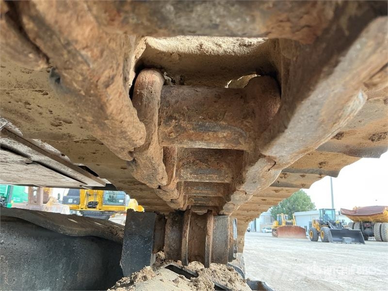 Hyundai R215 Tracked Excavator Гусеничні екскаватори