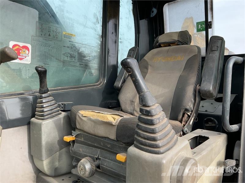 Hyundai R215 Tracked Excavator Гусеничні екскаватори
