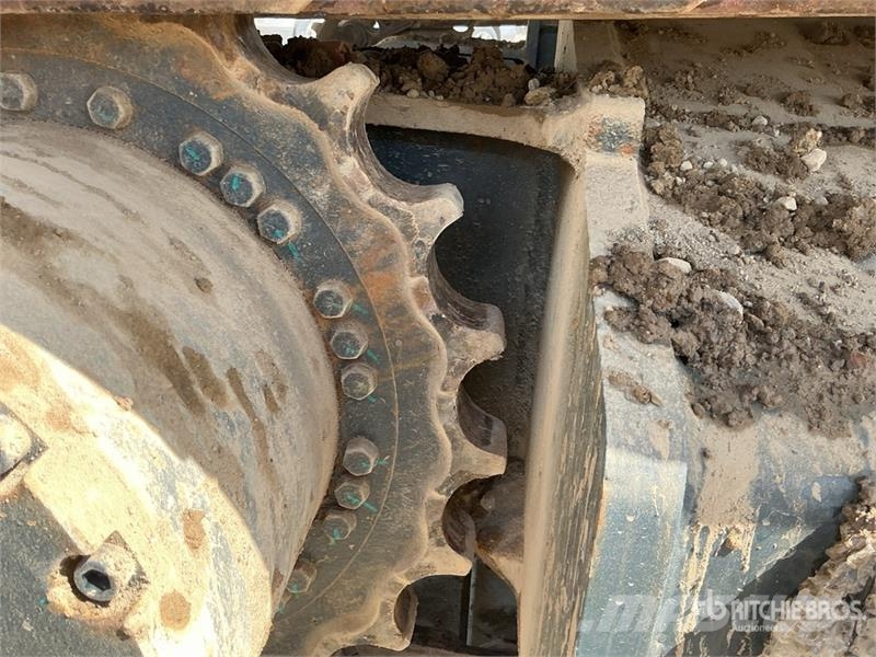 Hyundai R215L Tracked Excavator Roomikekskavaatorid