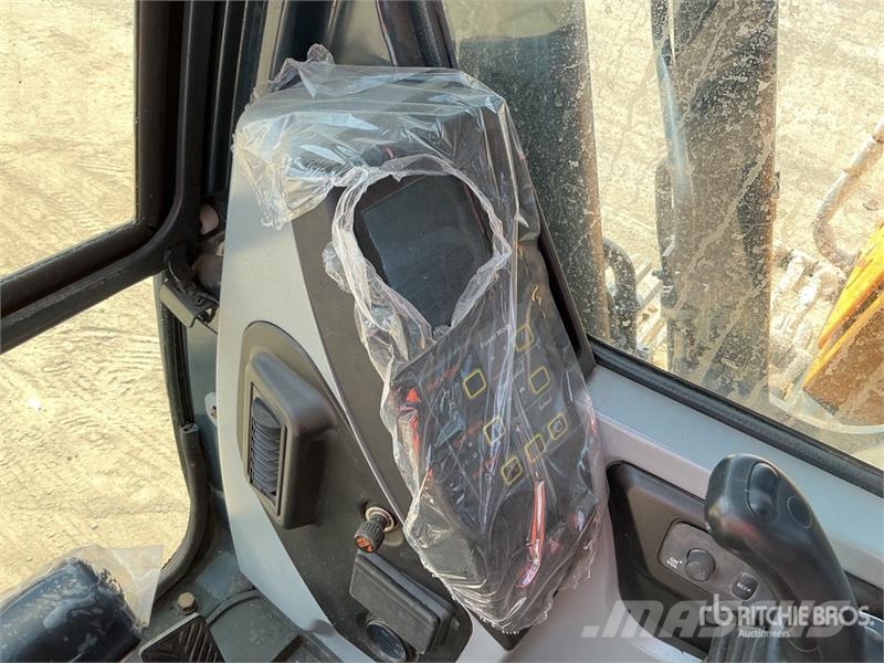 Hyundai R215L Tracked Excavator Roomikekskavaatorid