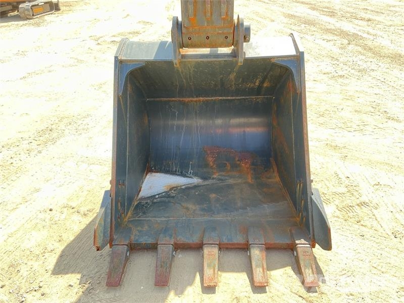 Hyundai R215L Tracked Excavator Roomikekskavaatorid