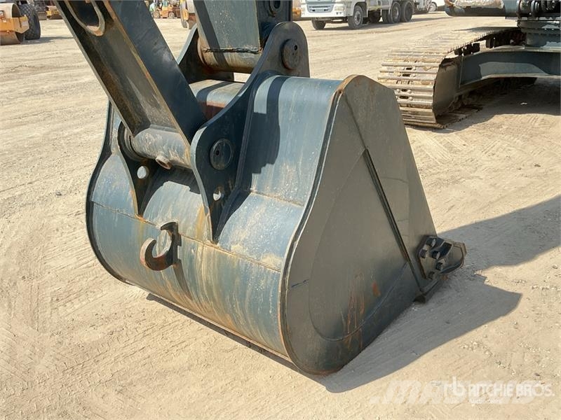 Hyundai R215L Tracked Excavator Roomikekskavaatorid
