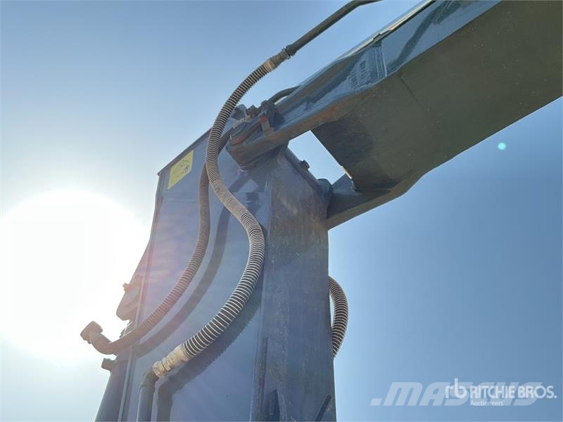 Hyundai R215L Tracked Excavator Roomikekskavaatorid