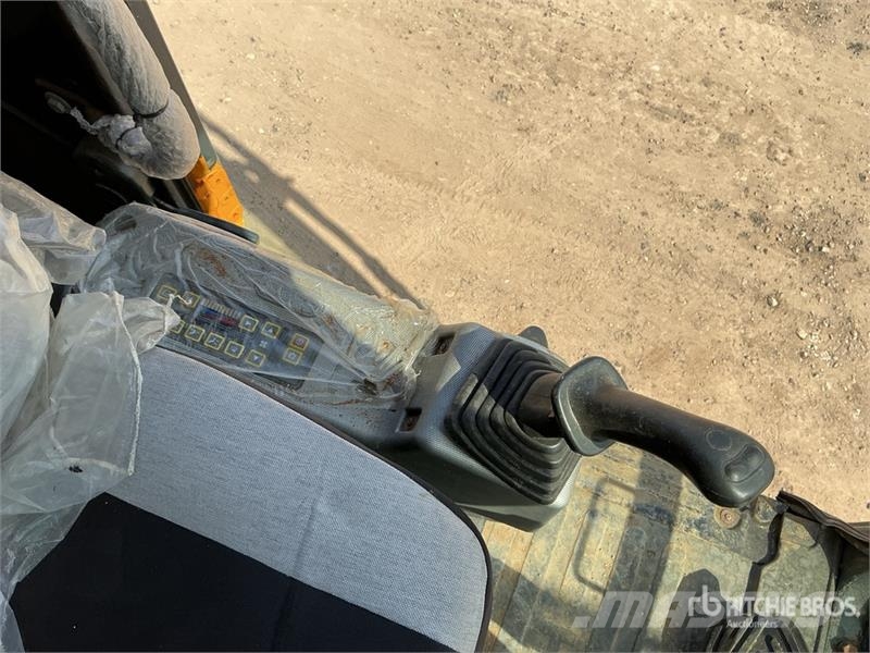 Hyundai R215L Tracked Excavator Roomikekskavaatorid