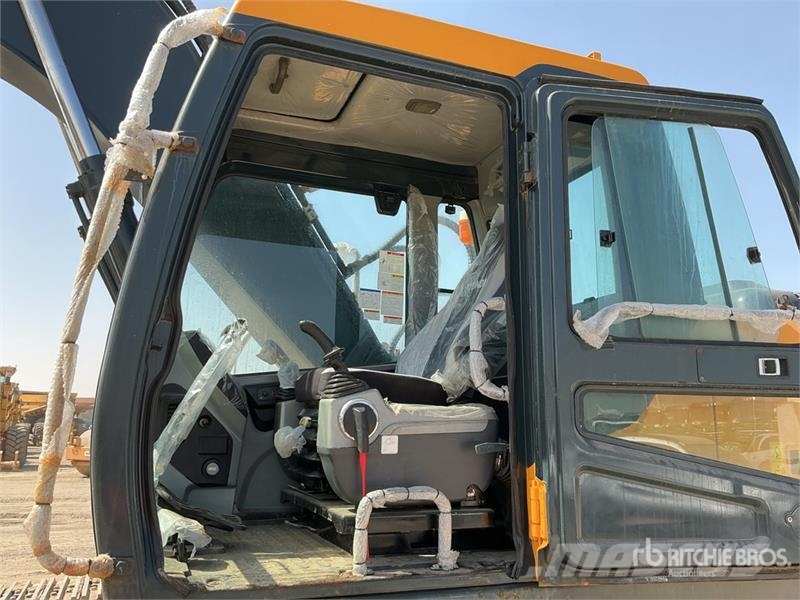 Hyundai R215L Tracked Excavator Roomikekskavaatorid