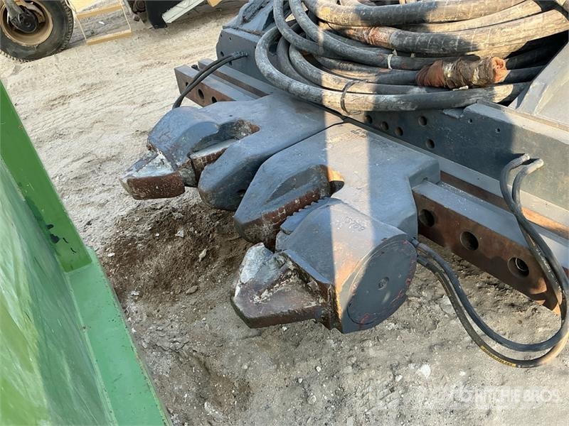  ICE 816 Hydraulic Vibro with Double clamp Pile Ham مطارق دق خوازيق هيدروليكية