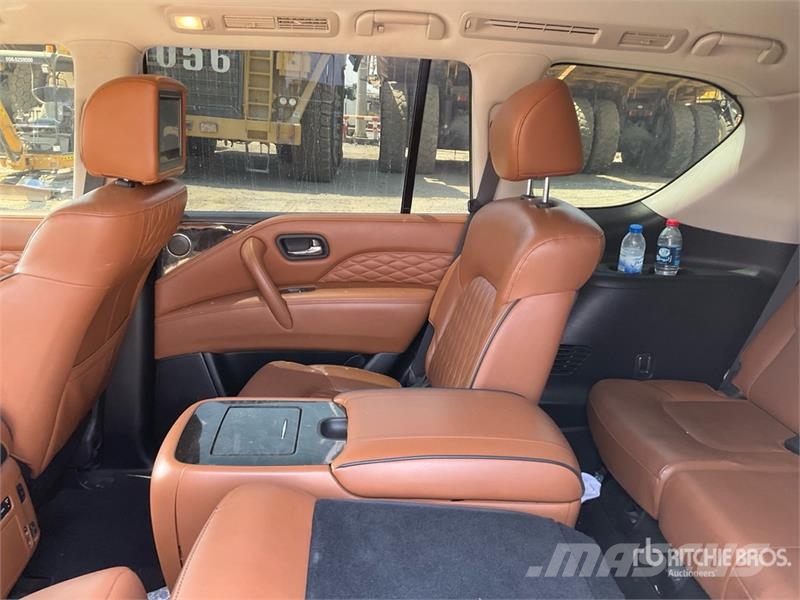 Infiniti QX80 2WD SUV 汽车