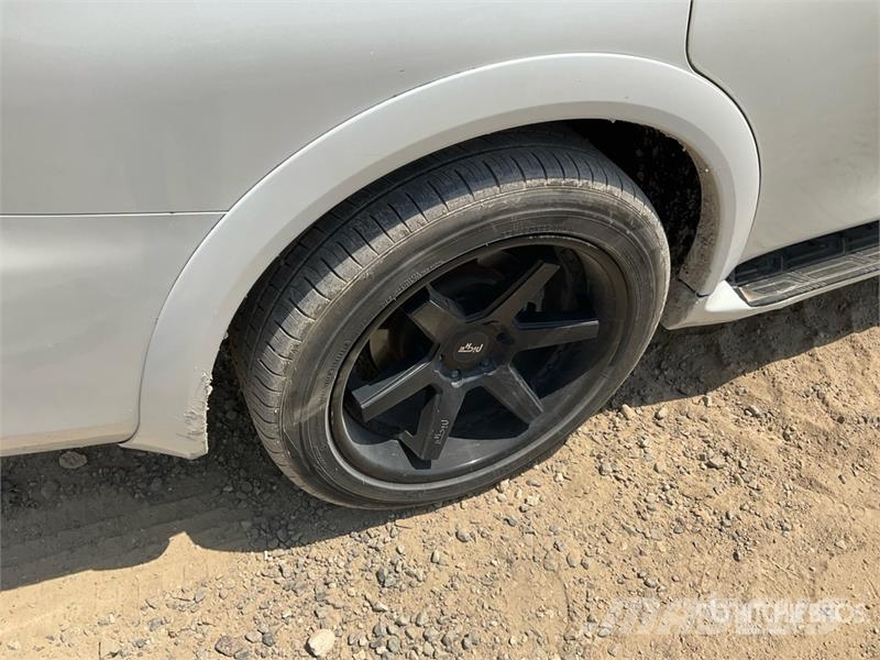 Infiniti QX80 2WD SUV 汽车