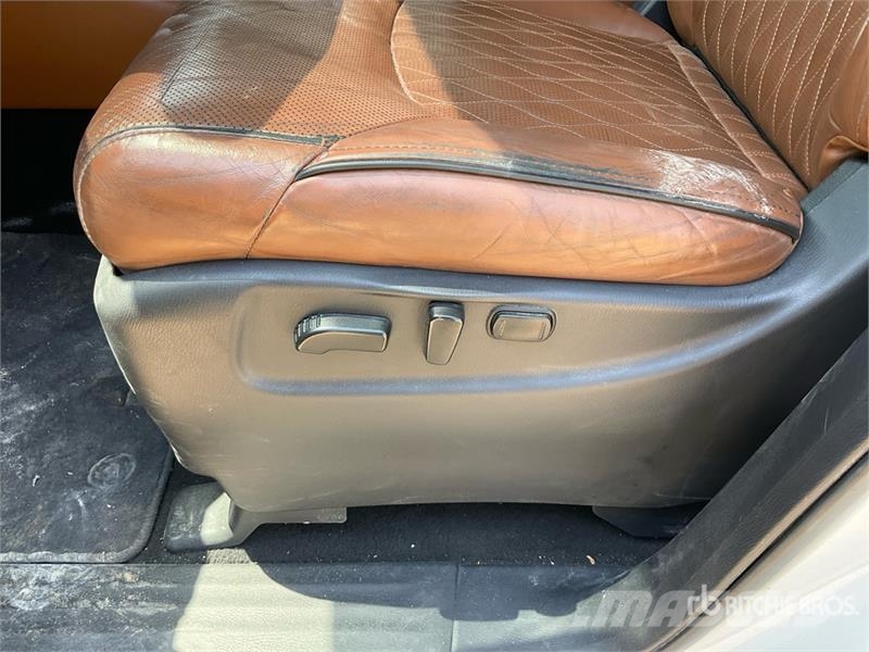 Infiniti QX80 2WD SUV 汽车