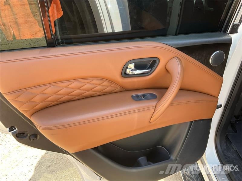 Infiniti QX80 2WD SUV 汽车