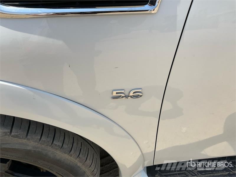Infiniti QX80 2WD SUV 汽车