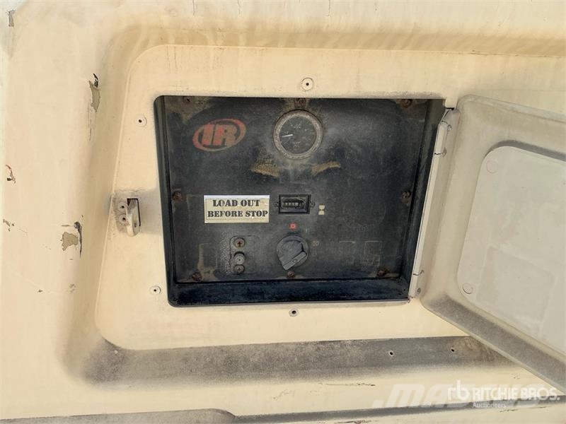 Ingersoll Rand P185WJD Mobile Air Compressor (Inoperable) Kompressorid