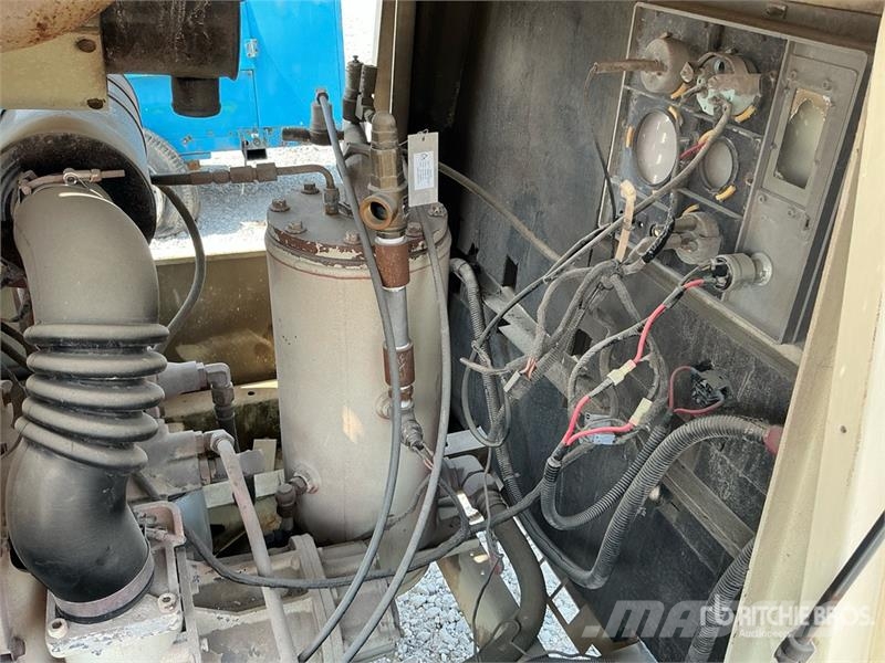 Ingersoll Rand P185WJD Mobile Air Compressor Compressori