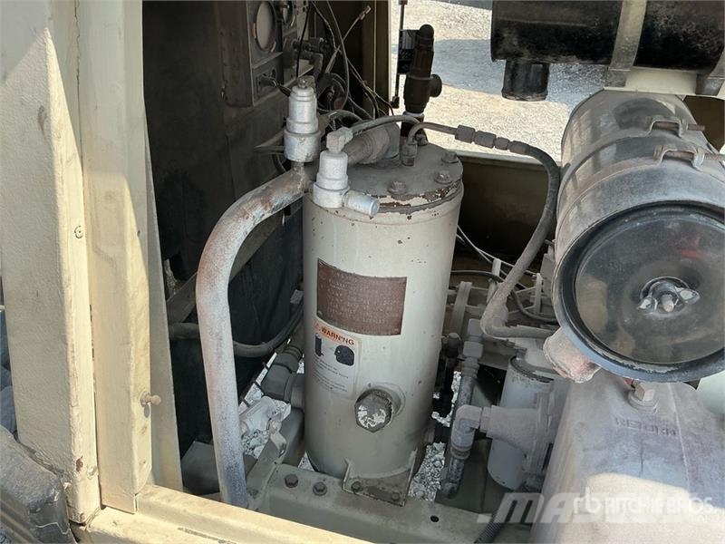 Ingersoll Rand P185WJD Mobile Air Compressor Compressori