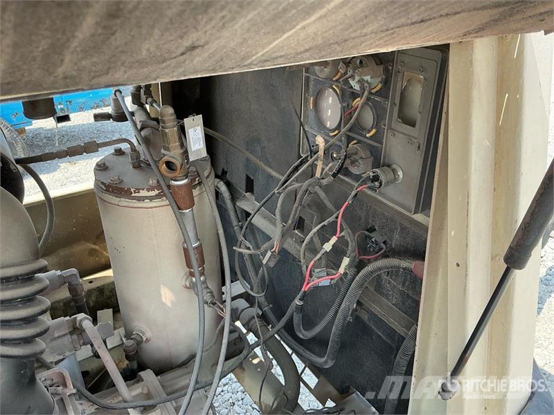 Ingersoll Rand P185WJD Mobile Air Compressor Compressori