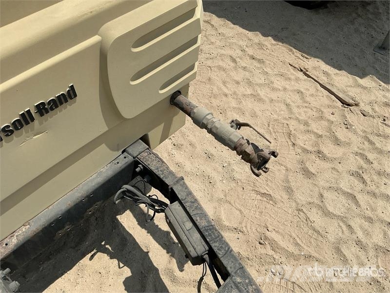 Ingersoll Rand P185WJD Mobile Air Compressor مكابس