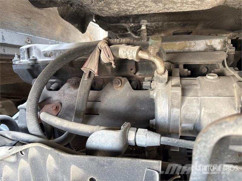 Isuzu NPR Camiones plataforma