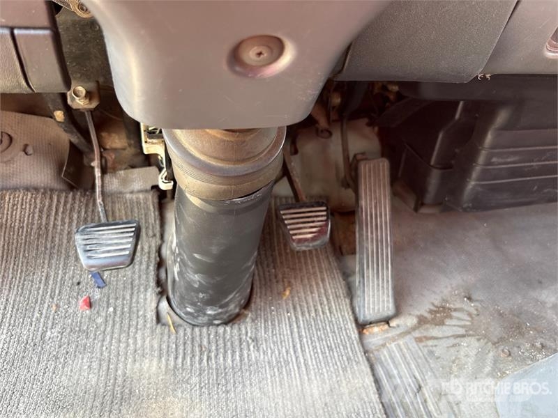 Isuzu NPR Camiones plataforma