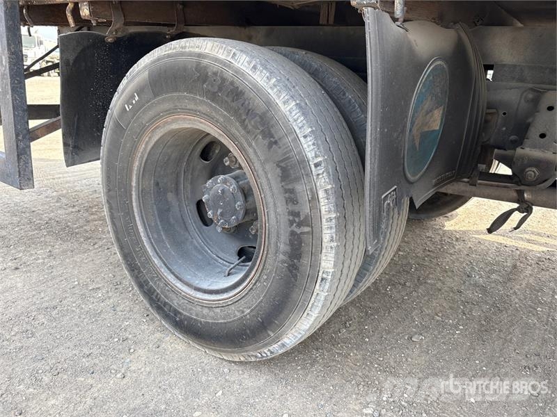 Isuzu NPR Camiones plataforma