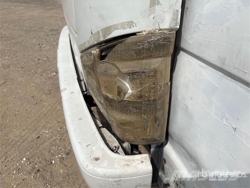 Isuzu NPR Camiones plataforma