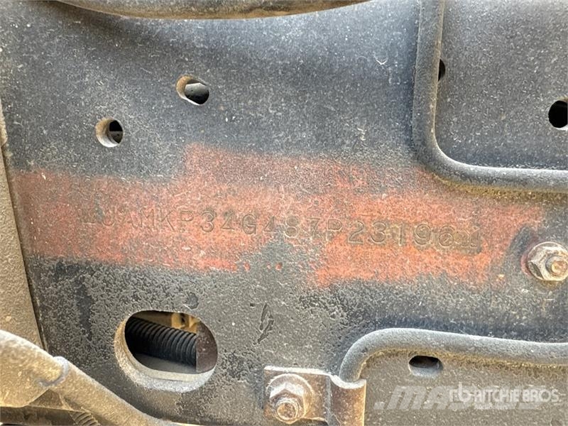 Isuzu NPR Camiones plataforma
