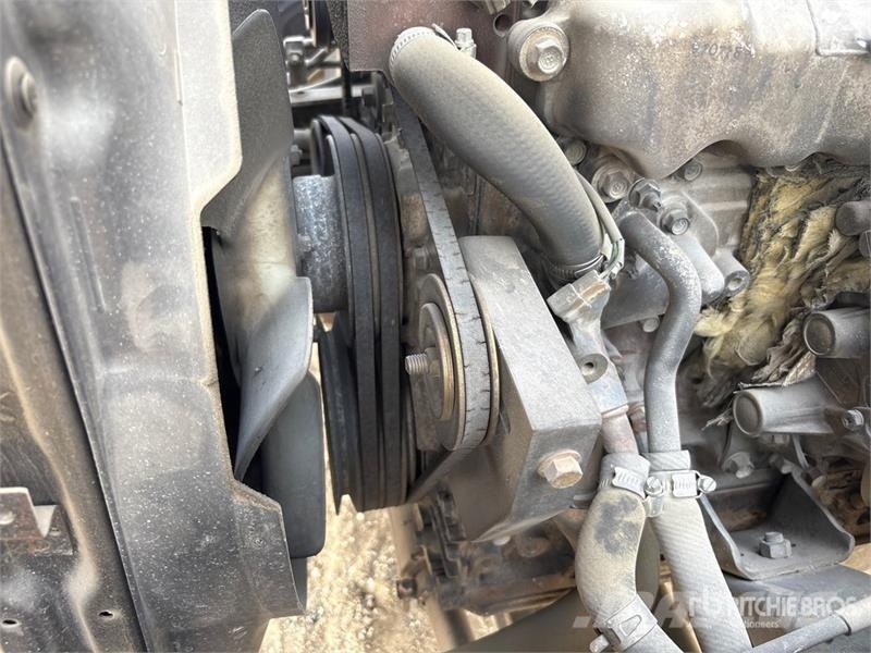 Isuzu NPR Camiones plataforma