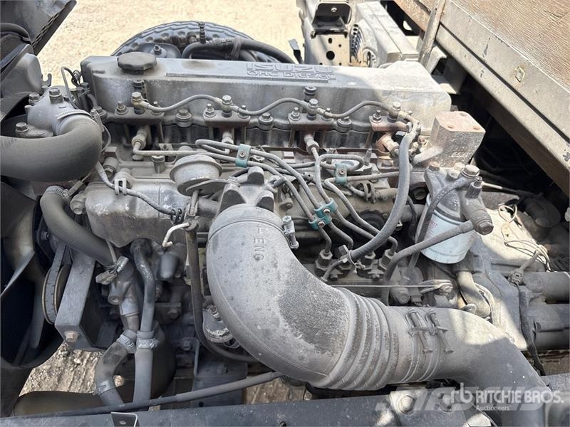 Isuzu NPR Camiones plataforma