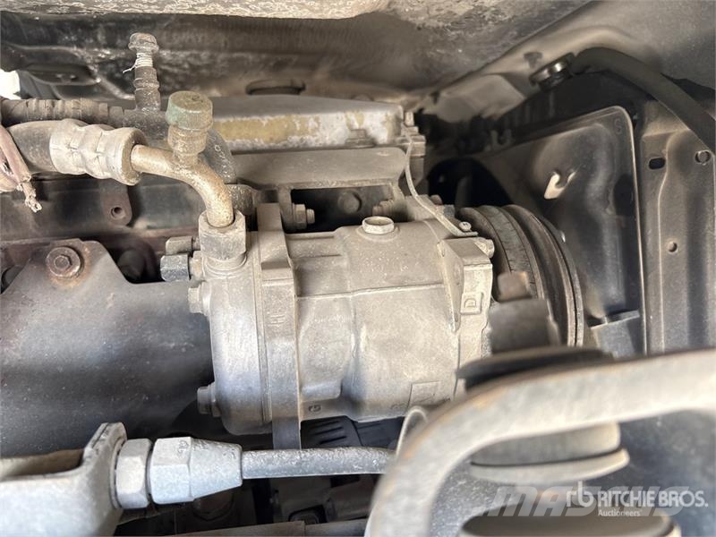 Isuzu NPR Camiones plataforma