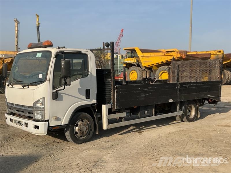 Isuzu NPR75 4x2 Flatbed Truck 平板式/側卸式卡車