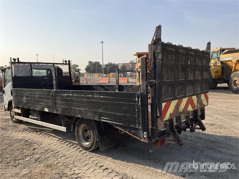 Isuzu NPR75 4x2 Flatbed Truck 平板式/側卸式卡車