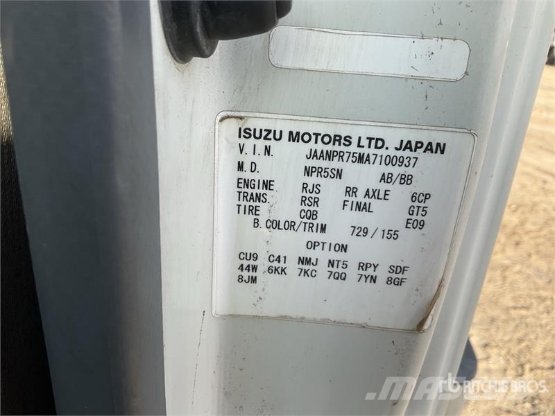 Isuzu NPR75 4x2 Flatbed Truck 平板式/側卸式卡車