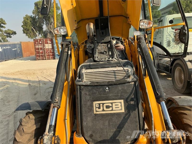 JCB 3CX لوادر ذات جرافات عكسية