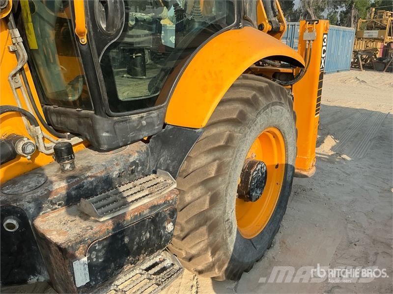 JCB 3CX لوادر ذات جرافات عكسية