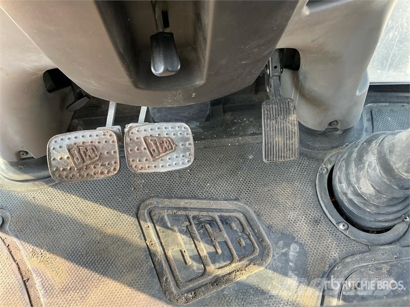 JCB 3CX لوادر ذات جرافات عكسية