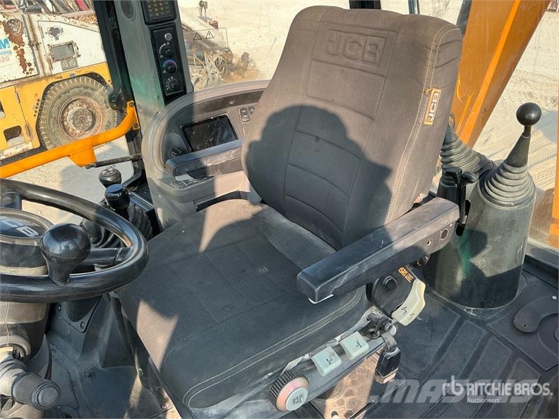 JCB 3CX لوادر ذات جرافات عكسية
