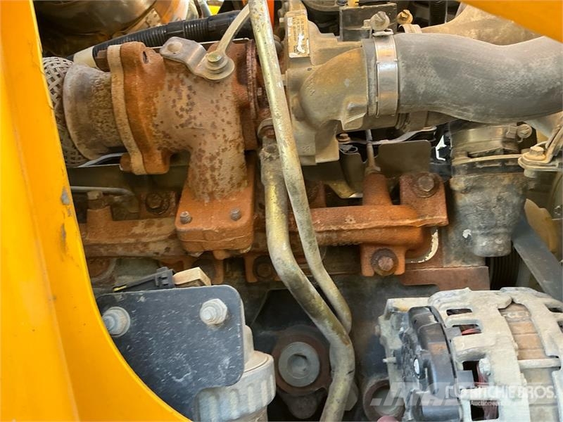 JCB 3CX لوادر ذات جرافات عكسية