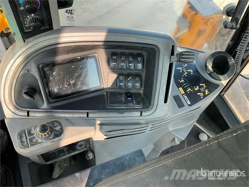 JCB 3CX لوادر ذات جرافات عكسية