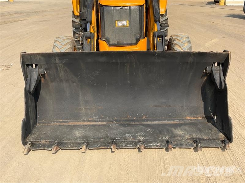 JCB 3DX لوادر ذات جرافات عكسية