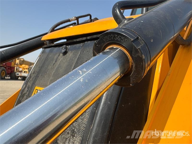 JCB 3DX Kaivurikuormaajat