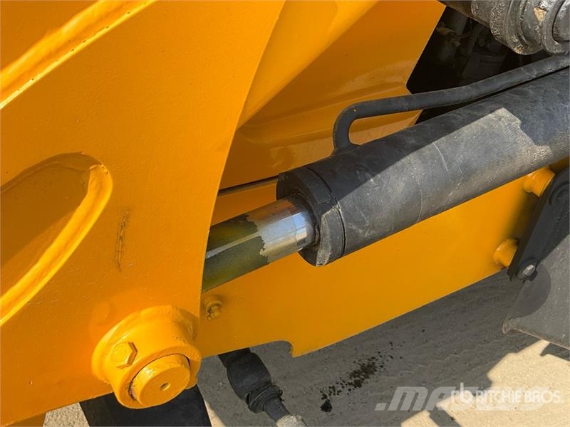 JCB 3DX لوادر ذات جرافات عكسية