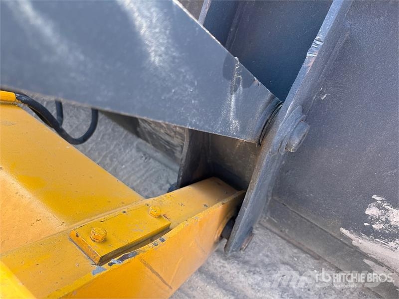 JCB 3DX لوادر ذات جرافات عكسية