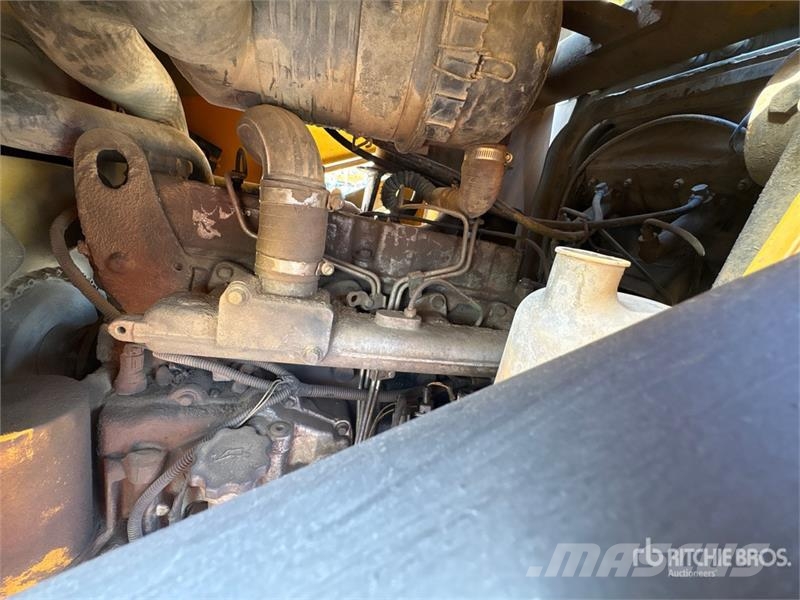 JCB 3DX لوادر ذات جرافات عكسية
