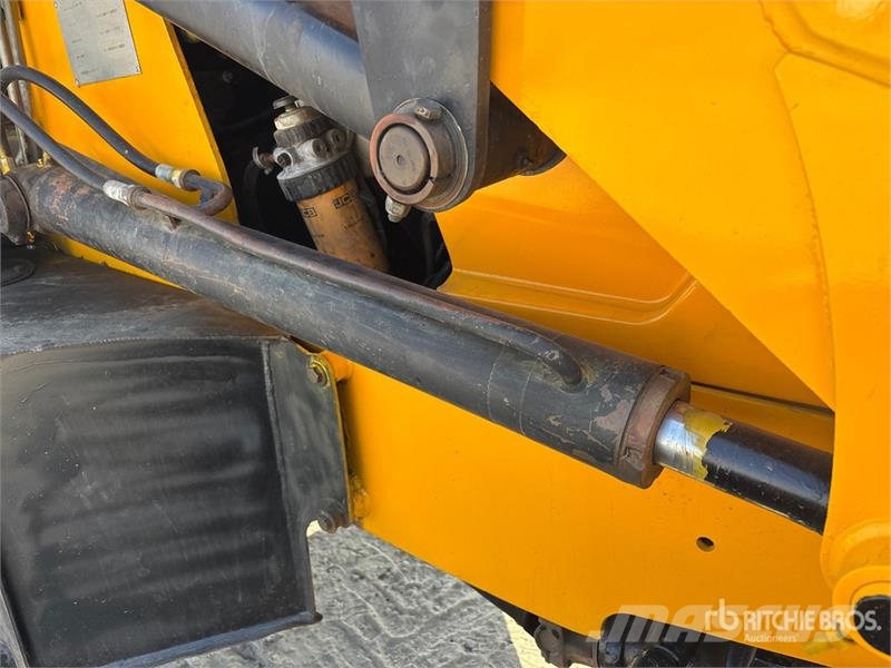 JCB 3DX Backhoe loaders