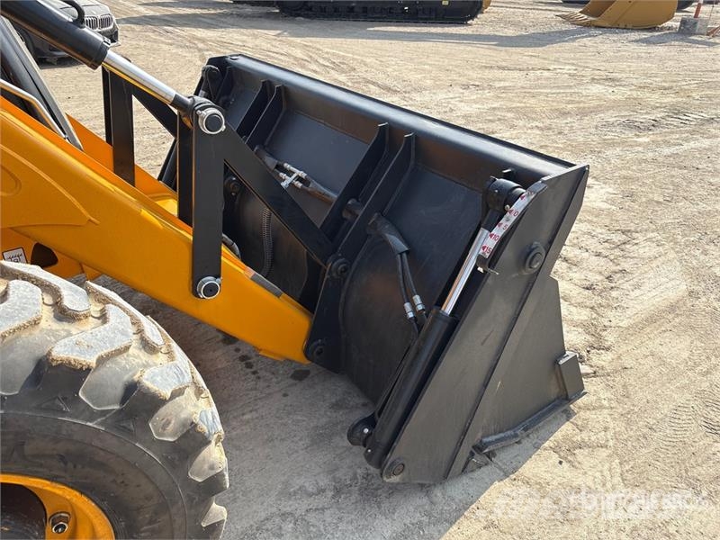 JCB 3DX لوادر ذات جرافات عكسية
